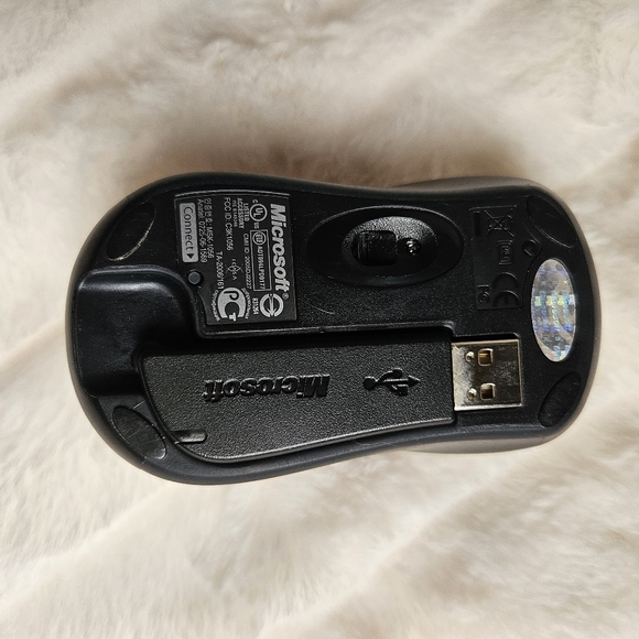 Microsoft Wireless Notebook Optical Mouse 3000 - Aloe Green - Picture 3 of 8